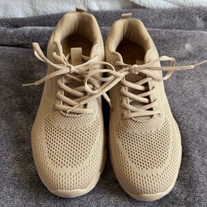 Women's beige mesh platform lace-up casual sneakers size 40